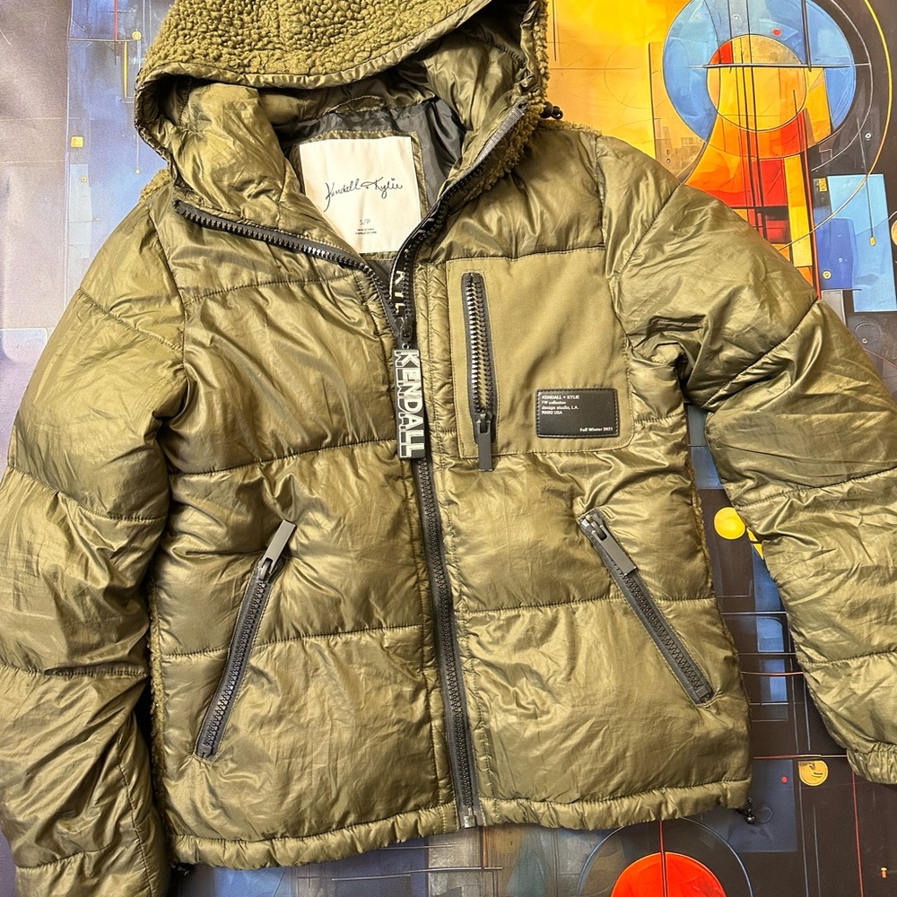 Kendall + Kylie Sherpa Puffer Jacket Olive Green FW 2021 Mixed Media S